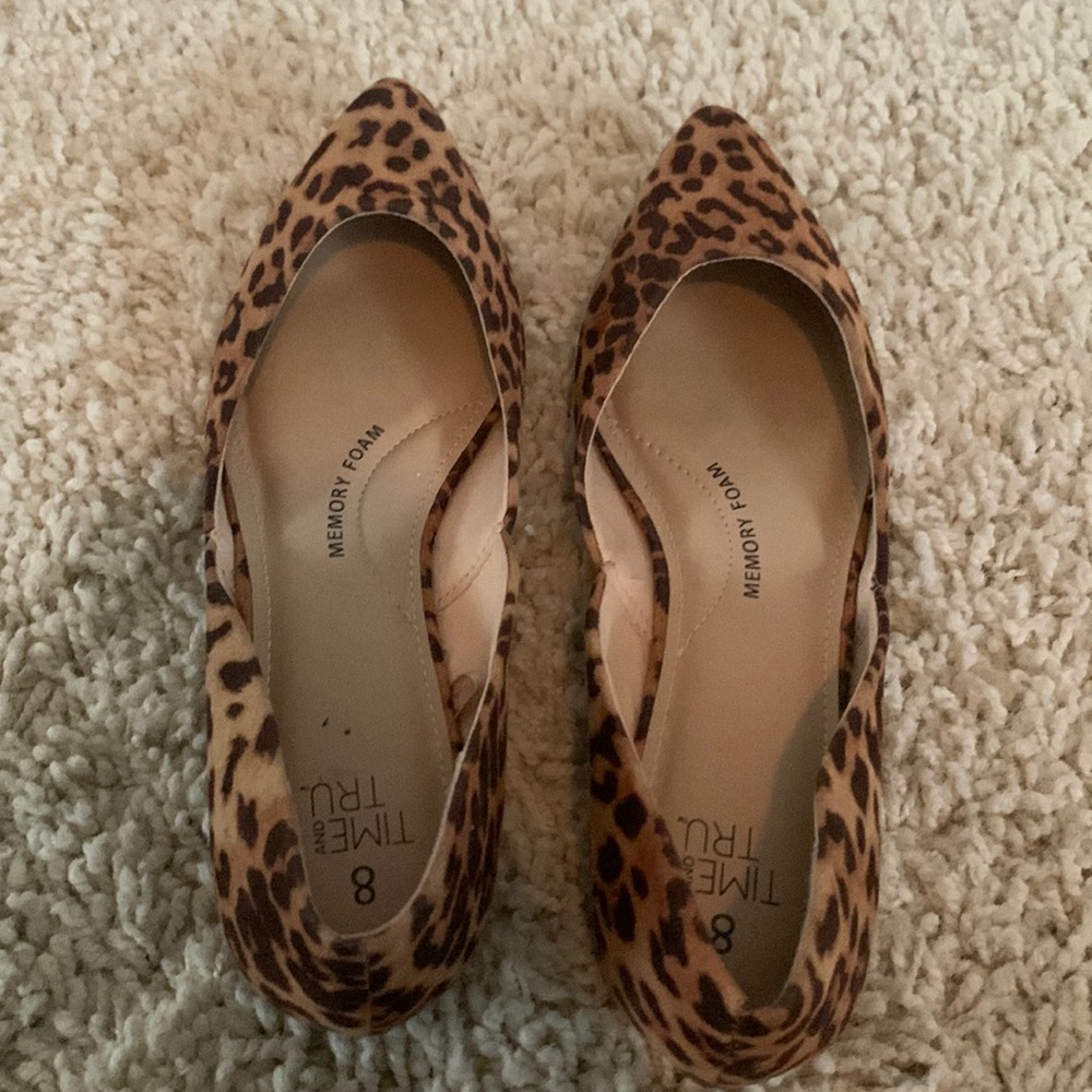 Never worn Animal print flats